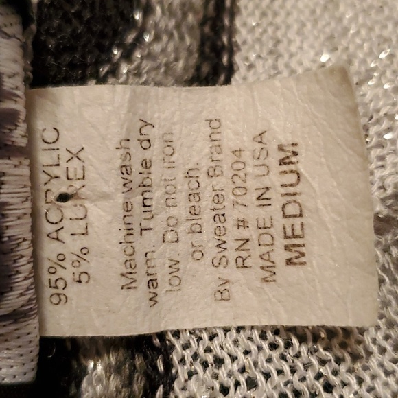 Brittany Black Black & Grey Short Sleeve Chevron Sweater Size Medium - Picture 8 of 8